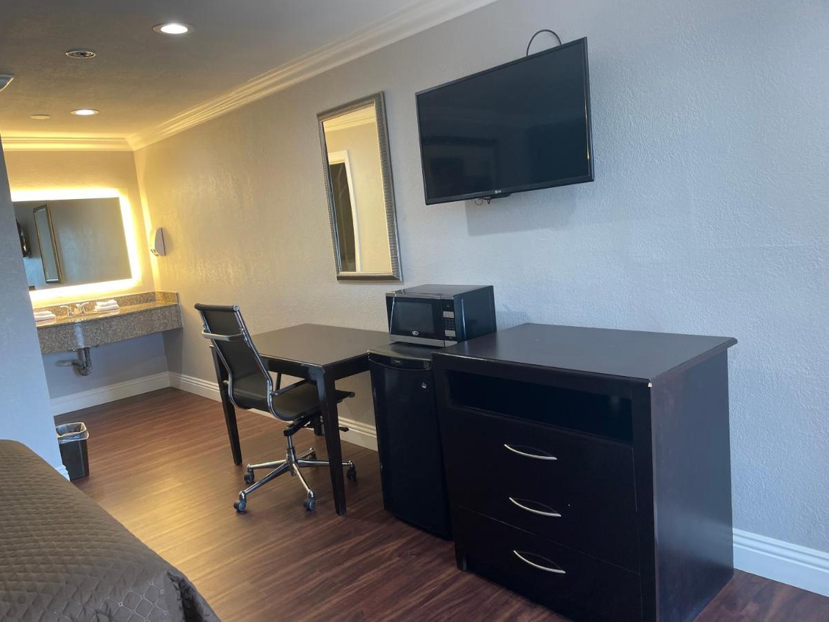 Legacy Inn & Suites Anaheim Exterior foto