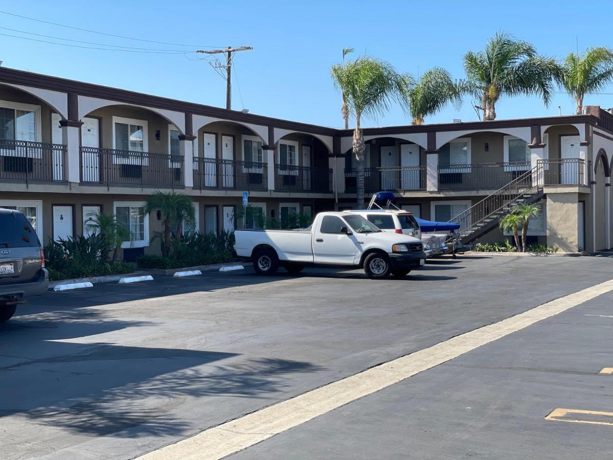 Legacy Inn & Suites Anaheim Exterior foto