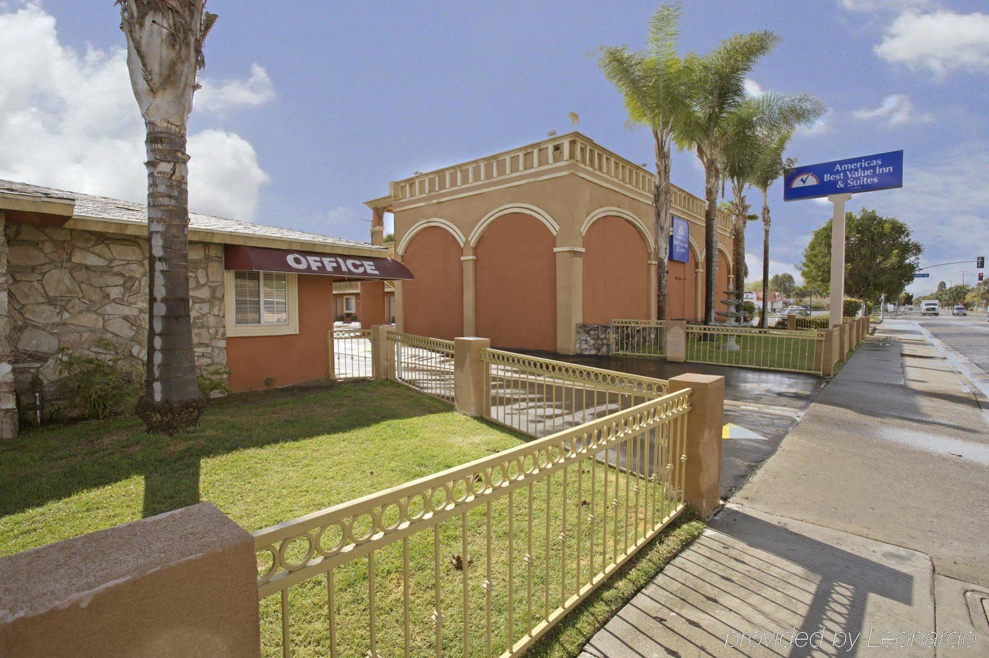 Legacy Inn & Suites Anaheim Exterior foto