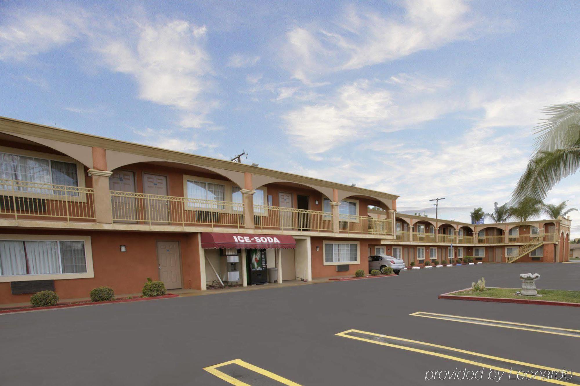 Legacy Inn & Suites Anaheim Exterior foto